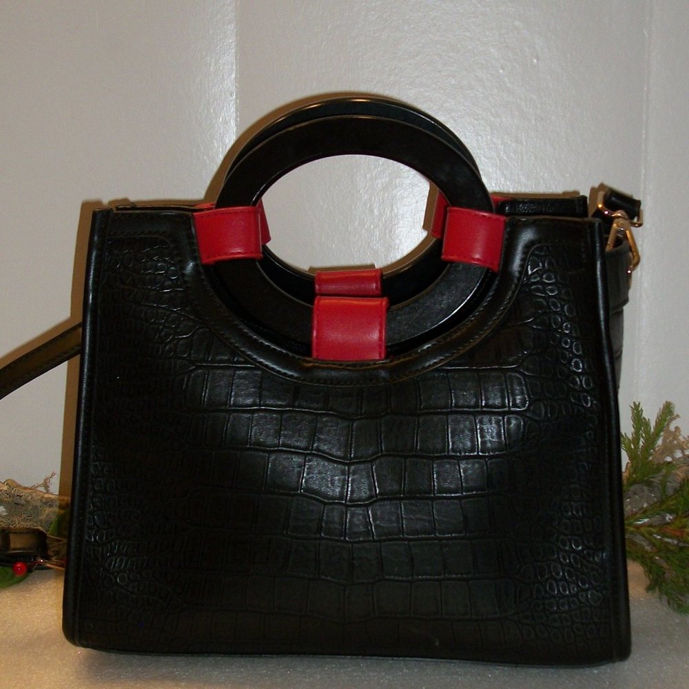 LIKE DREAMS Black & Red Croc Embossed Tote Bag PLUS Cosmetic Bag Insert NEW - Picture 3 of 14